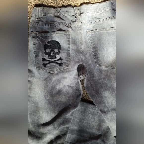 Old Navy Skinny kids sz14 gray jeans with black skull on back pocket - Picture 6 of 6